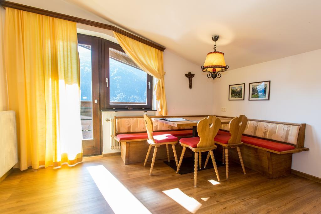 Ferienland Stubai Lejlighedshotel Fulpmes Værelse billede